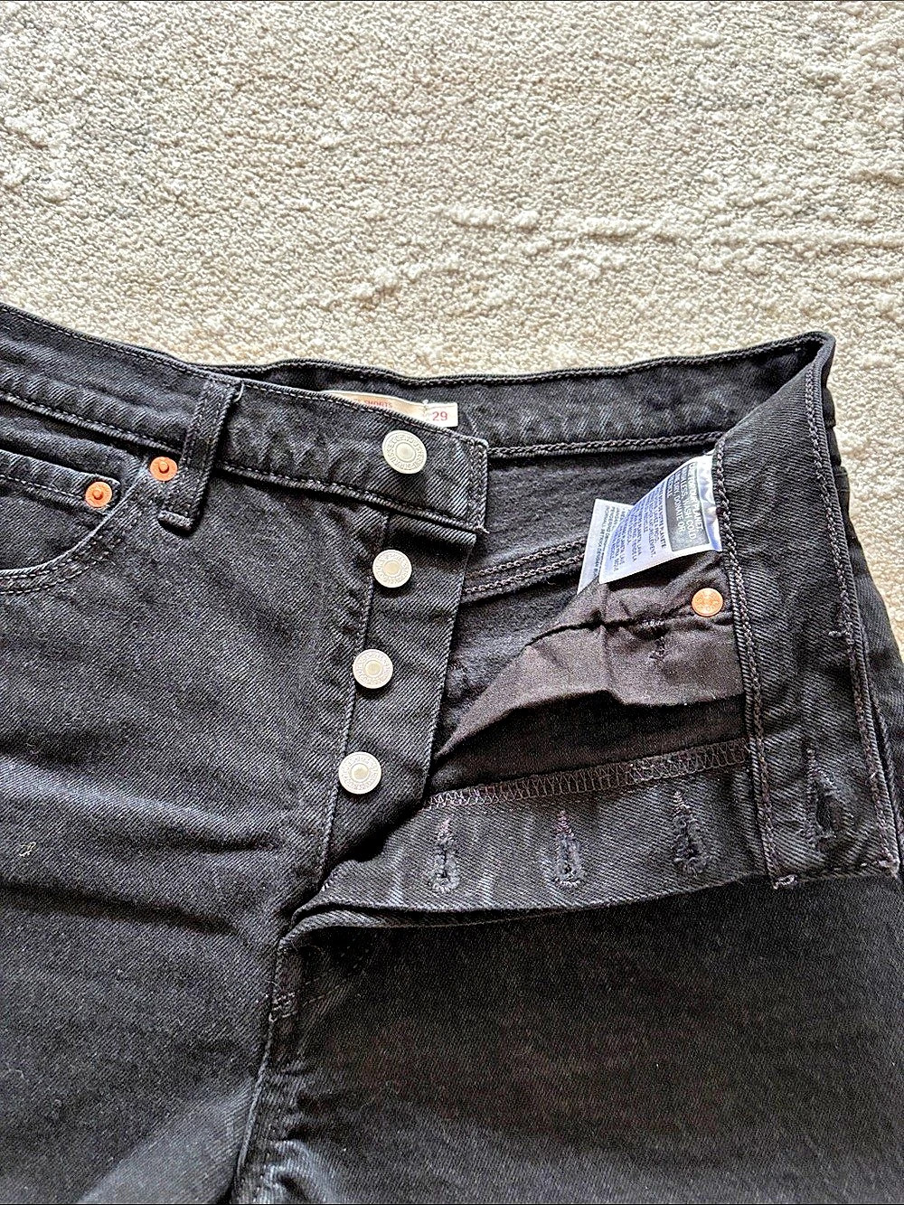 Levi's High Rise Ribcage Shorts - Picture 3 of 6